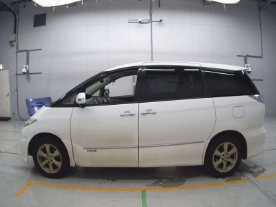 TOYOTA ESTIMA HYBRID