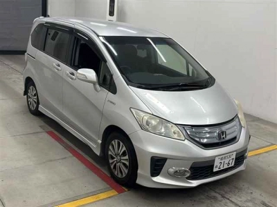 HONDA FREED HYBRID