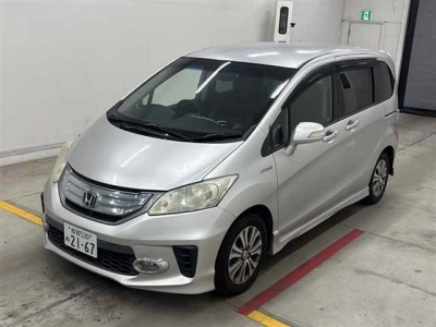 HONDA FREED HYBRID