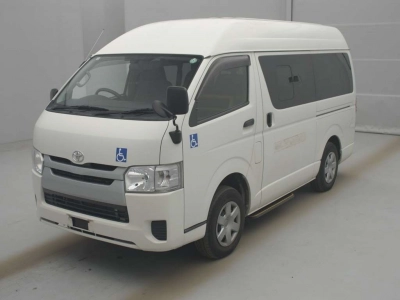 TOYOTA HIACE VAN