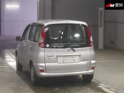 TOYOTA FUN CARGO