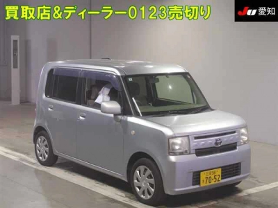 TOYOTA PIXIS SPACE