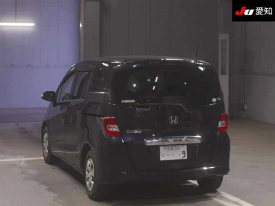 HONDA FREED SPIKE