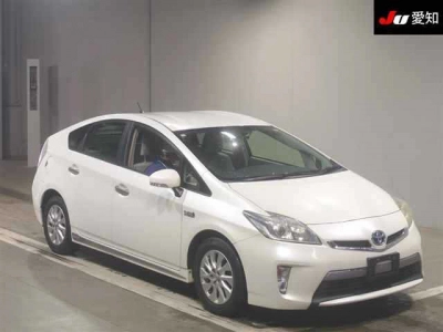 TOYOTA PRIUS PHV