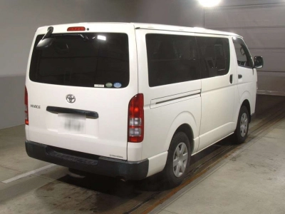 TOYOTA HIACE VAN