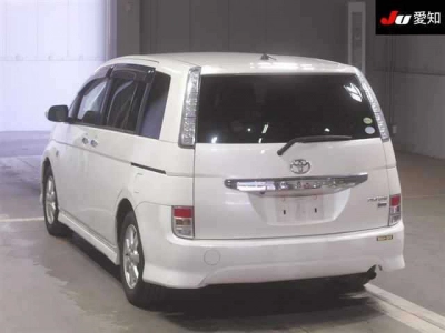 TOYOTA ISIS