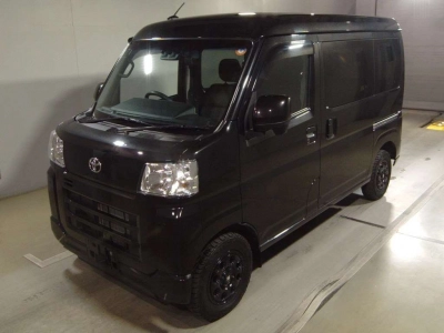 TOYOTA PIXIS VAN