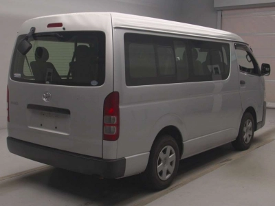 TOYOTA HIACE WAGON