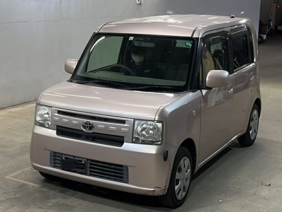 TOYOTA PIXIS SPACE