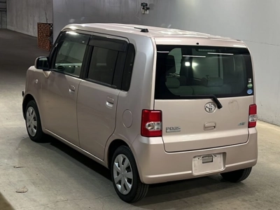 TOYOTA PIXIS SPACE
