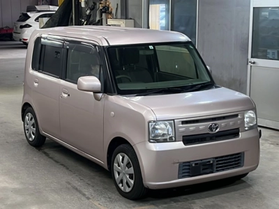 TOYOTA PIXIS SPACE