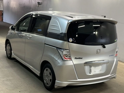 HONDA FREED SPIKE HYBRID
