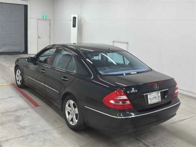 MERCEDES BENZ E CLASS