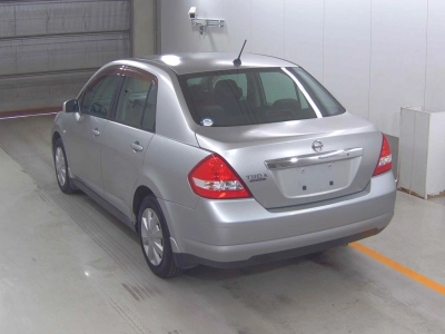 NISSAN TIIDA LATIO