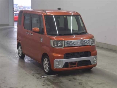 DAIHATSU WAKE
