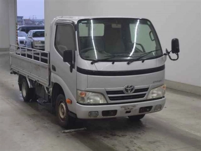 TOYOTA DYNA