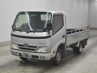 TOYOTA DYNA
