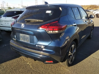 NISSAN KICKS