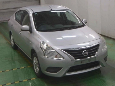 NISSAN TIIDA LATIO