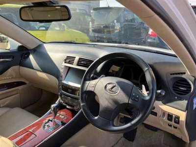 LEXUS IS