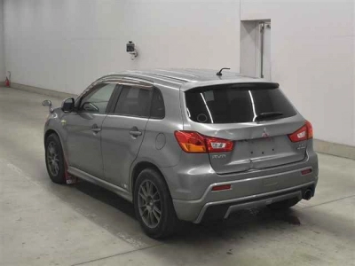 MITSUBISHI RVR