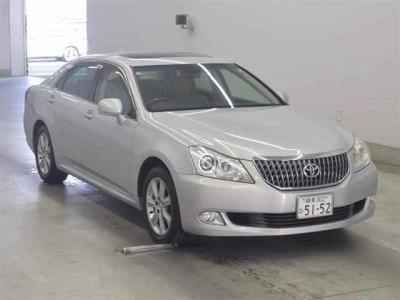 TOYOTA CROWN MAJESTA