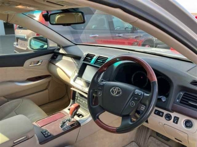 TOYOTA CROWN MAJESTA