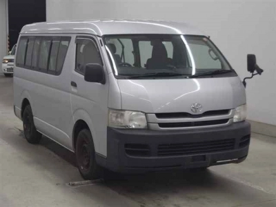 TOYOTA HIACE WAGON