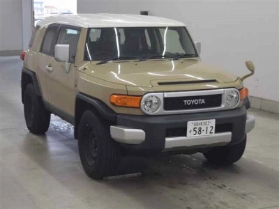 TOYOTA FJ CRUISER