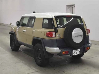 TOYOTA FJ CRUISER