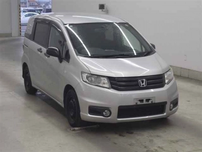 HONDA FREED SPIKE