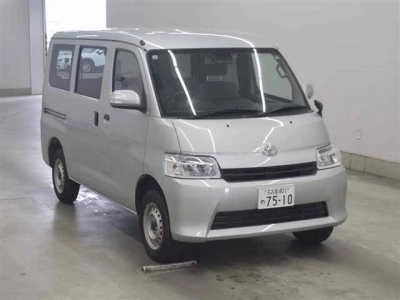 TOYOTA TOWN ACE VAN