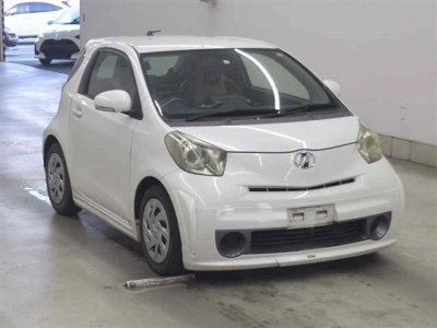 TOYOTA IQ