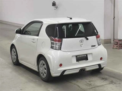 TOYOTA IQ