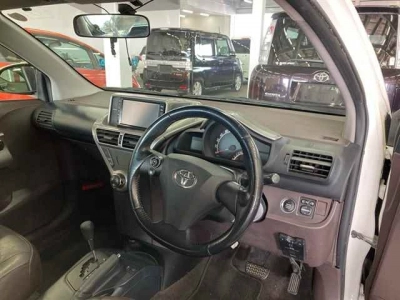 TOYOTA IQ