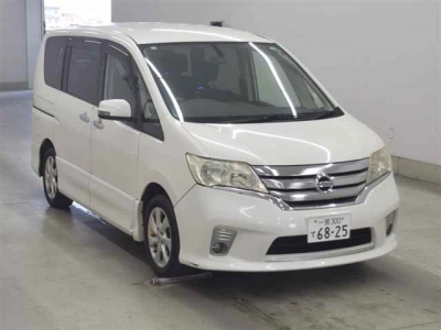 NISSAN SERENA