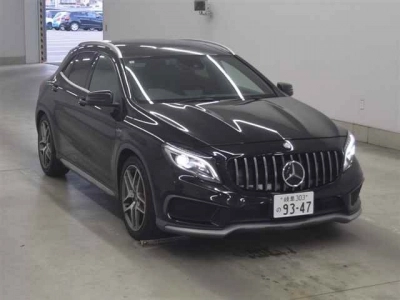 MERCEDES BENZ AMG GLA