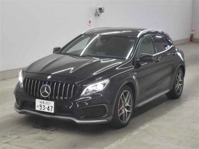 MERCEDES BENZ AMG GLA