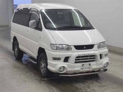 MITSUBISHI DELICA SPACE GEAR