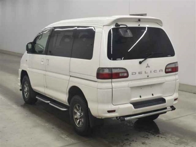 MITSUBISHI DELICA SPACE GEAR