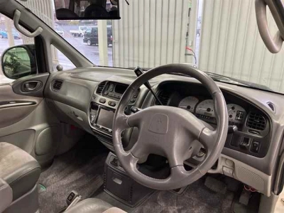 MITSUBISHI DELICA SPACE GEAR