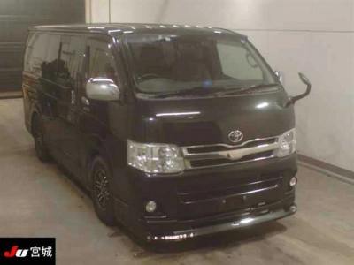 TOYOTA HIACE VAN