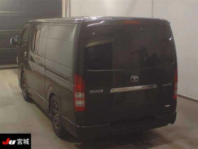 TOYOTA HIACE VAN