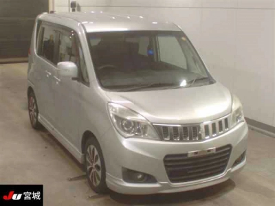 MITSUBISHI DELICA D:2