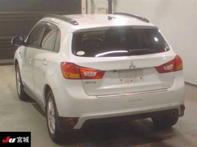 MITSUBISHI RVR