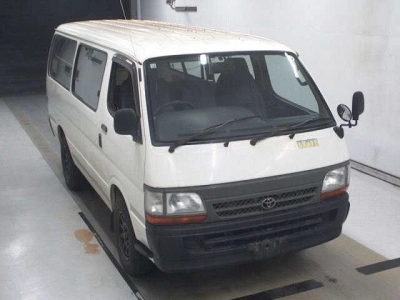TOYOTA HIACE
