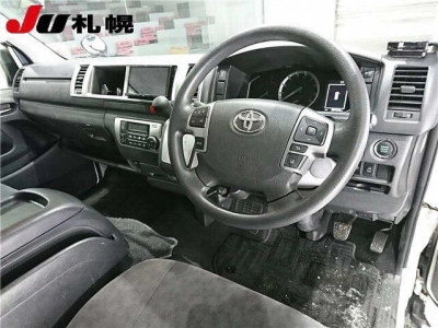 TOYOTA HIACE WAGON