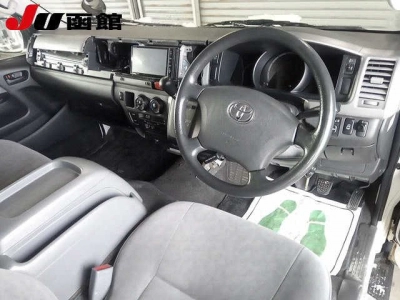 TOYOTA HIACE WAGON