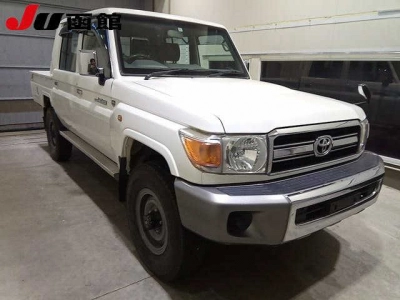 TOYOTA LAND CRUISER 70