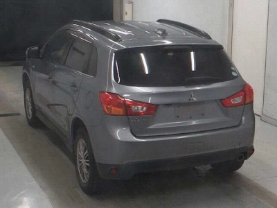 MITSUBISHI RVR